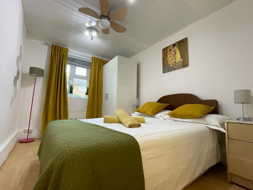 Cosy Flat Close To East Finchley Station London Eksteriør bilde