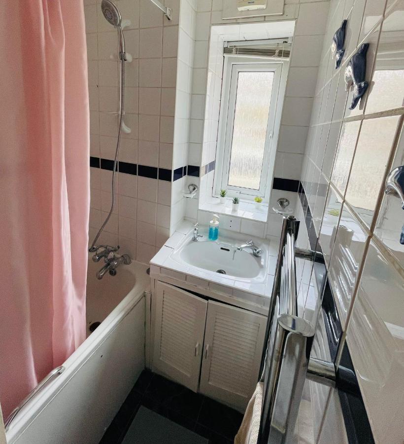 Cosy Flat Close To East Finchley Station London Eksteriør bilde